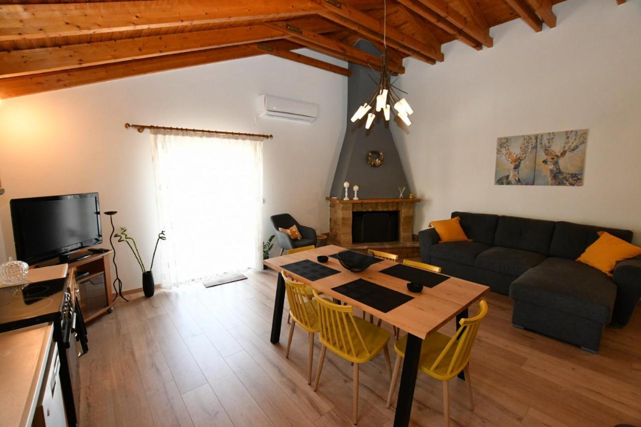 Apartmán Downtown Loft Aígio Exteriér fotografie